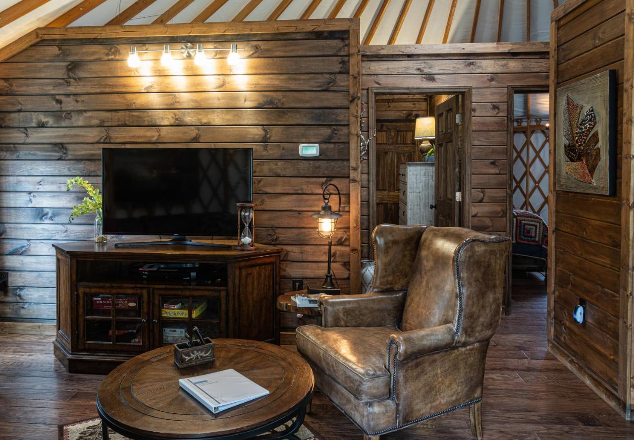 Staynantahala - Smoky Mountain Cabins And Luxury Yurts Aquone Exterior photo