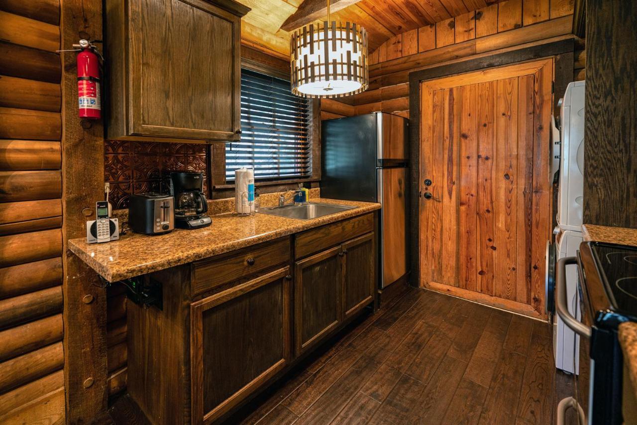Staynantahala - Smoky Mountain Cabins And Luxury Yurts Aquone Exterior photo