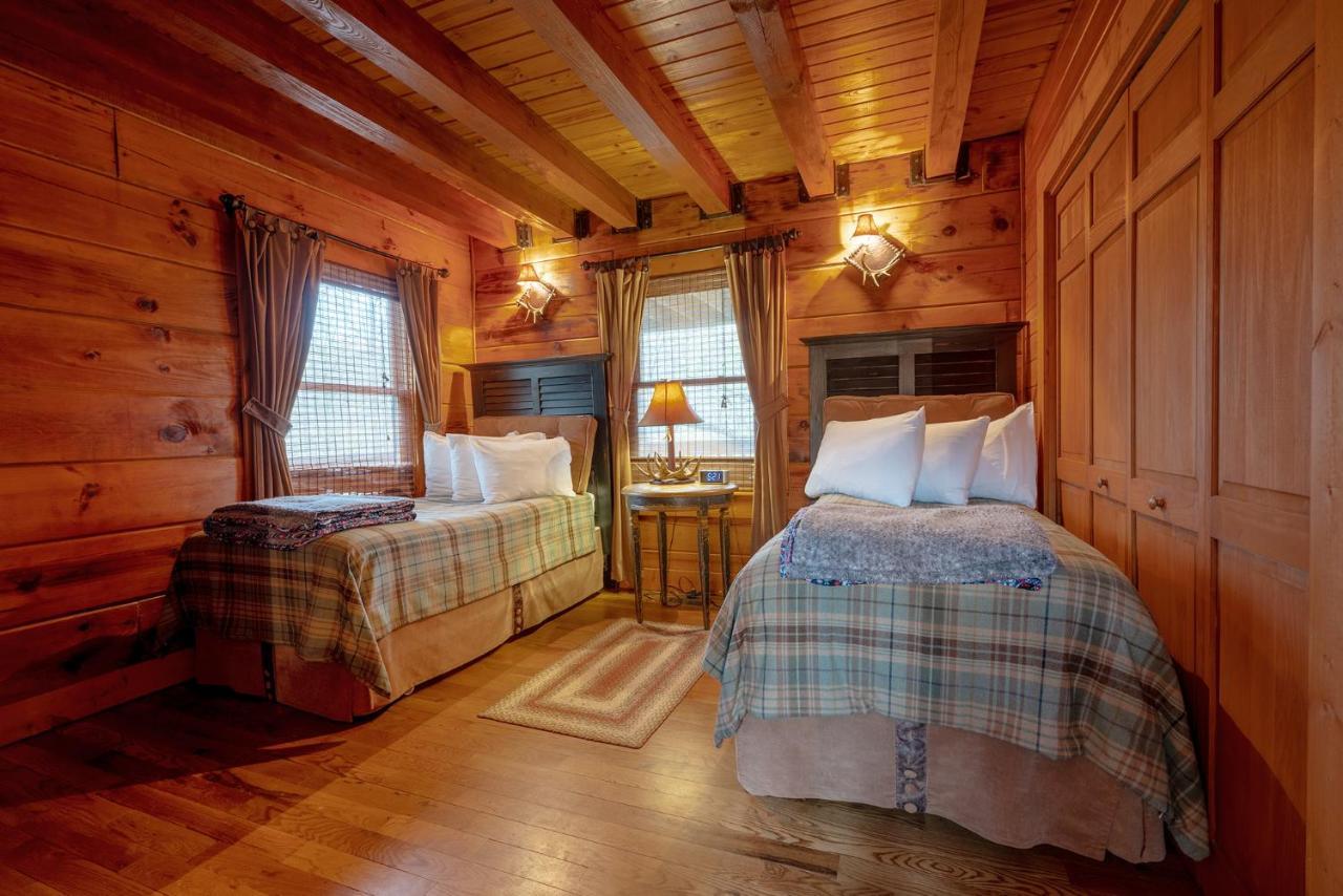Staynantahala - Smoky Mountain Cabins And Luxury Yurts Aquone Exterior photo